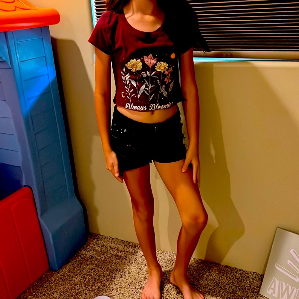 Flower crop top size XS from wound up